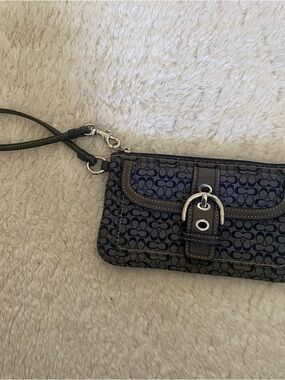 Vintage Coach Logo Wristlet in Navy